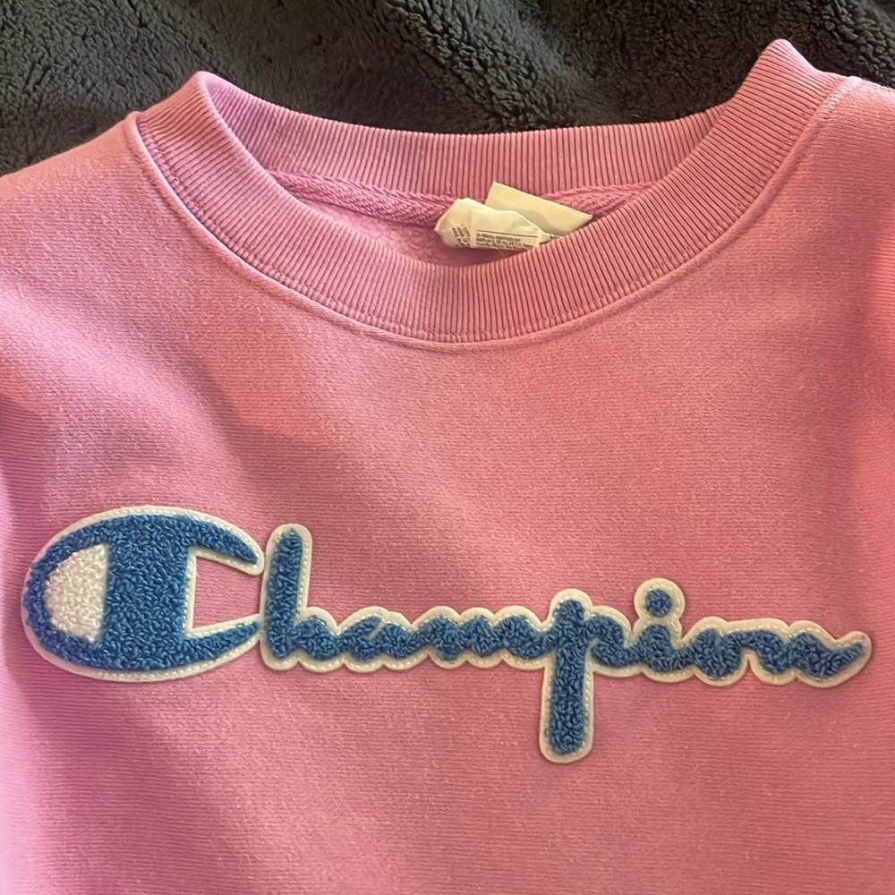 4/$10 Bundle Sale: EUC Champion Pink Crop Top Sweater - Picture 2 of 4